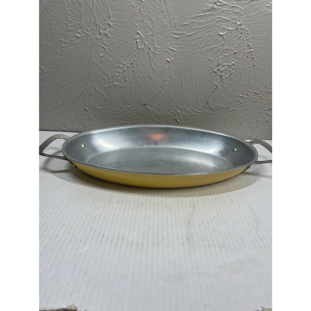 Wear-Ever Registered Aluminum Oval Casserole Broiler Fish Pan Riveted Yellow USA